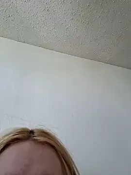 HeyItsChloe online show from 03-21-26, 08:12