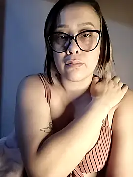 Snapshot of lua-bfly chatting on 06-04-26, 12:16 lua-bfly online show from 06-04-26, 12:16