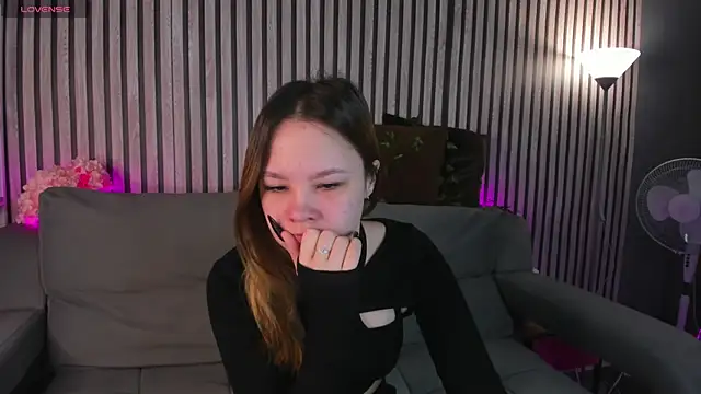Lori Bllossom online show from 04-07-26, 01:06