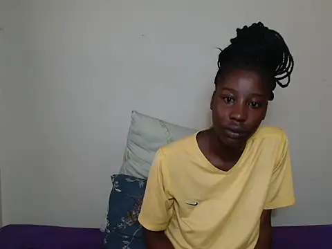 Snapshot of AfricanMelaninDoll chatting on 03-17-26, 07:44 AfricanMelaninDoll online show from 03-17-26, 07:44