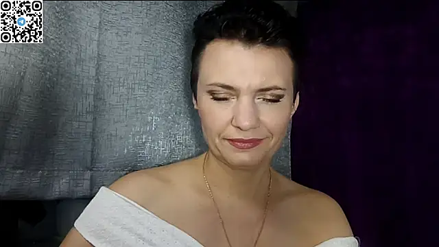 Snapshot of HotMamaQueen234 chatting on 05-05-26, 08:06 HotMamaQueen234 online show from 05-05-26, 08:06