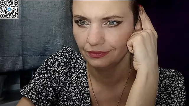 Snapshot of HotMamaQueen234 chatting on 05-09-26, 09:53 HotMamaQueen234 online show from 05-09-26, 09:53