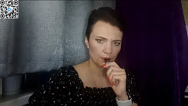 Snapshot of HotMamaQueen234 chatting on 05-16-26, 07:45 HotMamaQueen234 online show from 05-16-26, 07:45