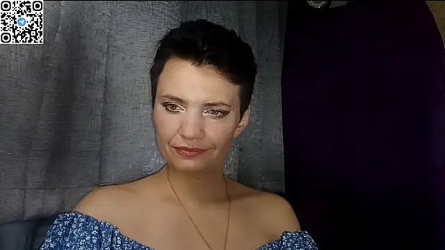 Snapshot of HotMamaQueen234 chatting on 05-21-26, 09:11 HotMamaQueen234 online show from 05-21-26, 09:11