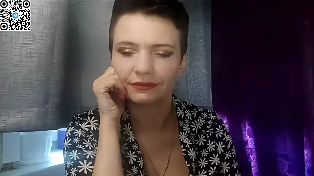 Snapshot of HotMamaQueen234 chatting on 05-23-26, 10:30 HotMamaQueen234 online show from 05-23-26, 10:30