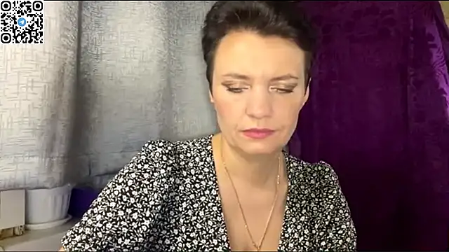 Snapshot of HotMamaQueen234 chatting on 05-24-26, 08:14 HotMamaQueen234 online show from 05-24-26, 08:14