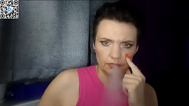 Snapshot of HotMamaQueen234 chatting on 05-31-26, 06:20 HotMamaQueen234 online show from 05-31-26, 06:20