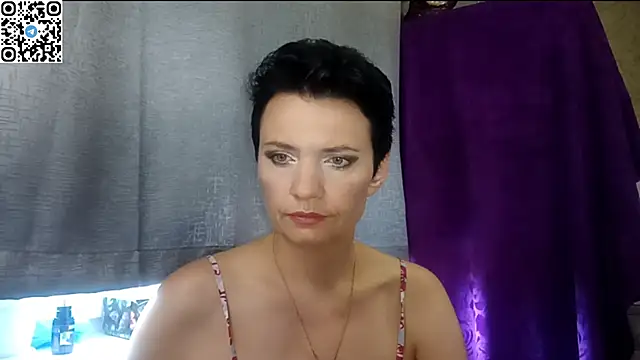 Snapshot of HotMamaQueen234 chatting on 06-10-26, 10:36 HotMamaQueen234 online show from 06-10-26, 10:36