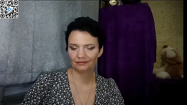 Snapshot of HotMamaQueen234 chatting on 06-19-26, 12:15 HotMamaQueen234 online show from 06-19-26, 12:15