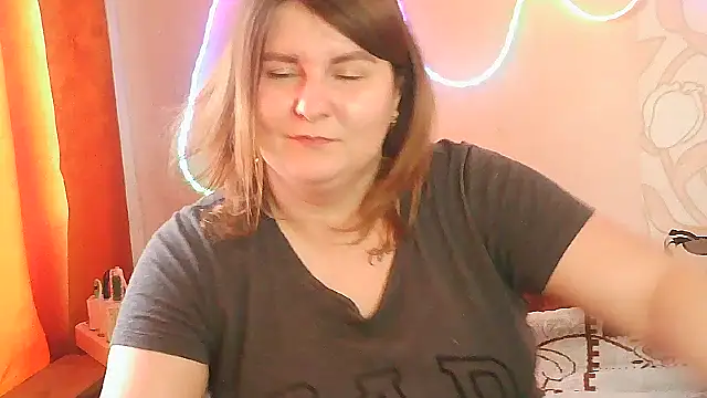 Snapshot of Minisstra chatting on 04-10-26, 12:10 Minisstra online show from 04-10-26, 12:10