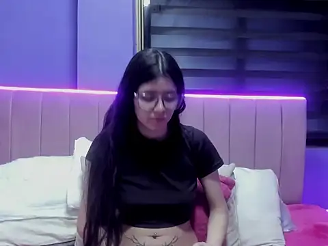 EmiSchwarz online show from 03-27-26, 03:34