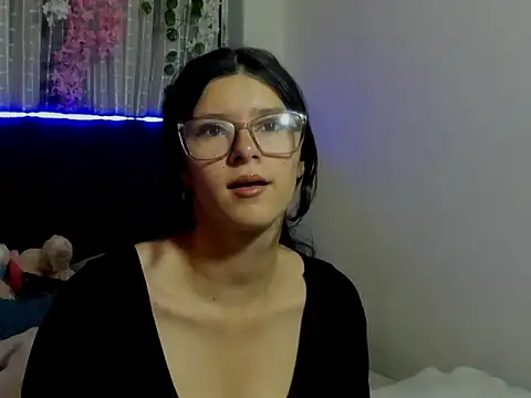 EmiSchwarz online show from 03-29-26, 01:16