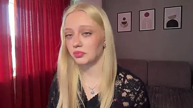 Snapshot of MargretBurse chatting on 03-17-26, 06:39 MargretBurse online show from 03-17-26, 06:39