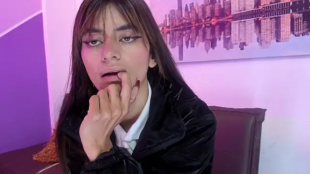 Sofy Durand online show from 04-07-26, 11:54