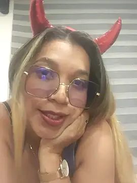 Melisa 14 online show from 04-11-26, 01:32