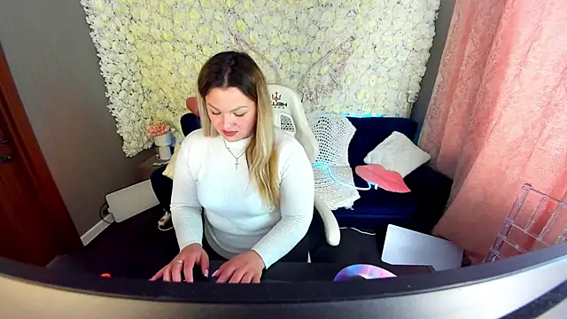 AlissyaGrayy online show from 04-18-26, 12:53