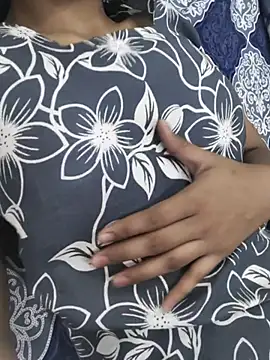 Snapshot of myra77 chatting on 05-13-26, 03:42 myra77 online show from 05-13-26, 03:42