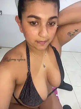 Snapshot of Mia_rouseee chatting on 04-07-26, 10:31 Mia rouseee online show from 04-07-26, 10:31