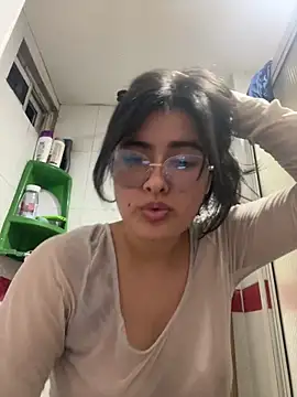 Snapshot of LinaEvansonn chatting on 04-15-26, 01:01 LinaEvansonn online show from 04-15-26, 01:01