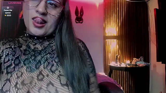 Violett 8 online show from 06-06-26, 01:32