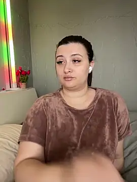 Taya lips online show from 03-19-26, 10:52