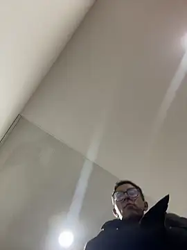 LeonBlazze online show from 04-21-26, 02:51