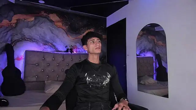 MaxiimoRomano  online show from 04-24-26, 01:35
