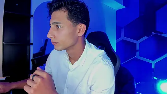 MaxiimoRomano  online show from 07-31-26, 07:24