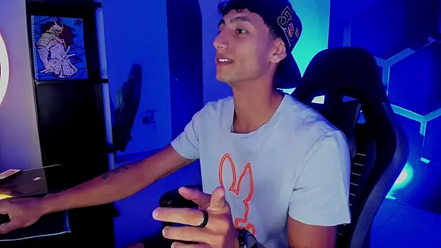 MaxiimoRomano  online show from 08-01-26, 07:35