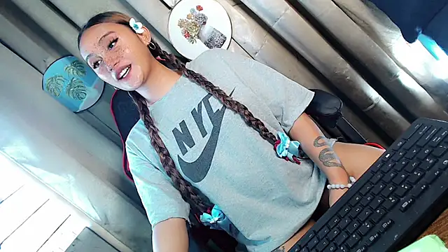Jessicasfantasy online show from 05-10-26, 07:46