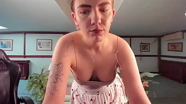 Kirarustle1 online show from 05-15-26, 01:45