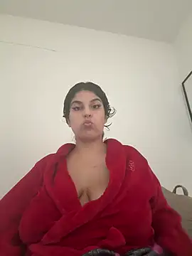 Snapshot of Yasminebbyxx chatting on 07-10-26, 12:48 Yasminebbyxx online show from 07-10-26, 12:48