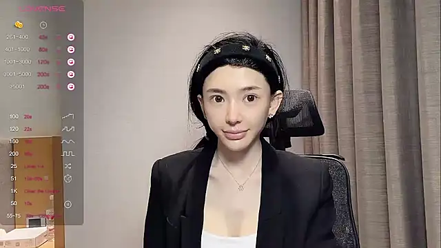 Snapshot of kiki-12 chatting on 04-10-26, 11:42 kiki-12 online show from 04-10-26, 11:42