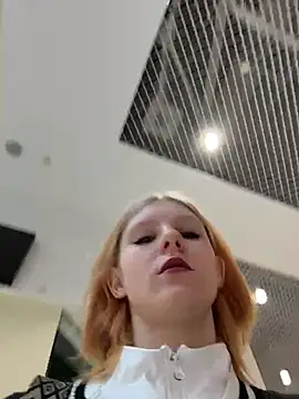 Snapshot of NinaParri chatting on 04-27-26, 03:26 NinaParri online show from 04-27-26, 03:26