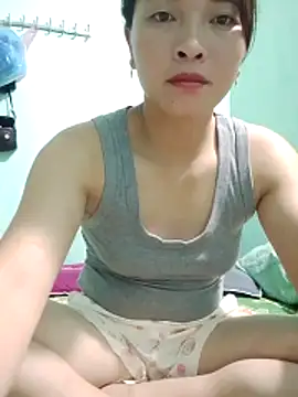 Snapshot of Phuongmyy chatting on 06-08-26, 02:06 Phuongmyy online show from 06-08-26, 02:06