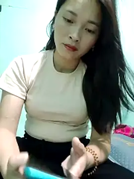 Snapshot of Phuongmyy chatting on 06-10-26, 02:27 Phuongmyy online show from 06-10-26, 02:27
