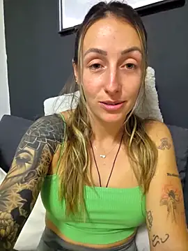 NicoleKaiser online show from 04-24-26, 07:05