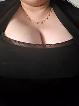 emiliecurvy83 online show from 03-24-26, 01:05