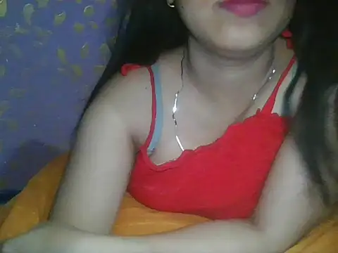 Snapshot of Qween_Seelu chatting on 06-18-26, 02:01 Qween Seelu online show from 06-18-26, 02:01