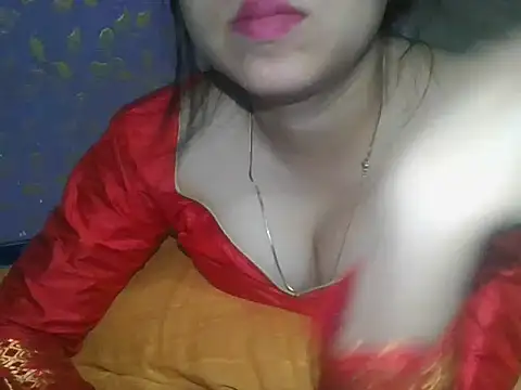 Snapshot of Qween_Seelu chatting on 06-24-26, 01:04 Qween Seelu online show from 06-24-26, 01:04