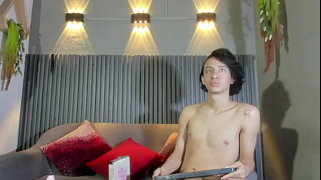 Emmyy Fantasy online show from 04-07-26, 02:06