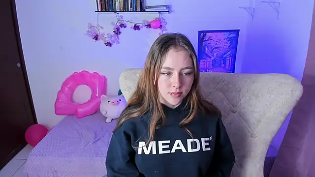 leyla miller  online show from 03-28-26, 03:11