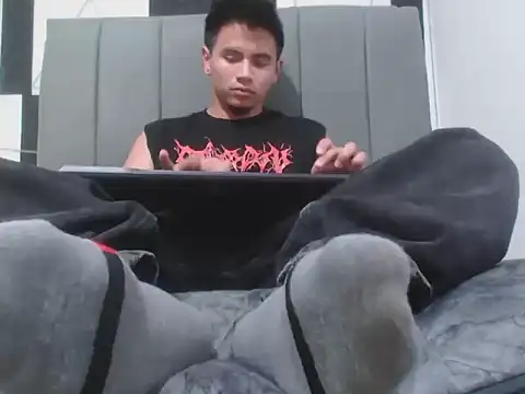 adonis latin 19 online show from 04-29-26, 07:53