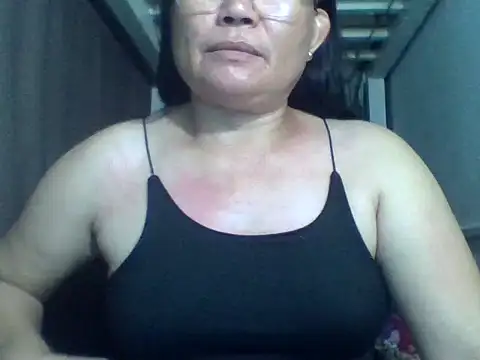 Snapshot of Singlemom_of2 chatting on 04-24-26, 05:21 Singlemom of2 online show from 04-24-26, 05:21