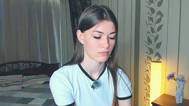 JulissaLipoma online show from 06-11-26, 07:17