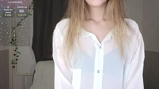 Snapshot of Emily_Nelsonn chatting on 06-07-26, 06:00 Emily Nelsonn online show from 06-07-26, 06:00