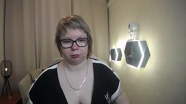 BonnnyBoobsy online show from 04-28-26, 06:07