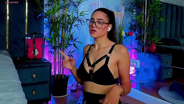 valery evan online show from 07-02-26, 06:14