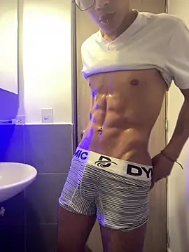 Snapshot of ronald_maximo19 chatting on 03-22-26, 05:22 ronald maximo19 online show from 03-22-26, 05:22