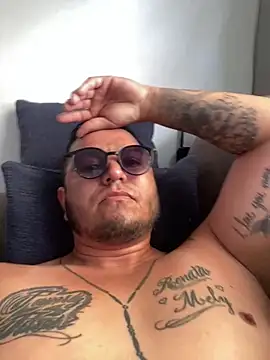 Snapshot of HOTB0Y18 chatting on 03-22-26, 10:35 HOTB0Y18 online show from 03-22-26, 10:35